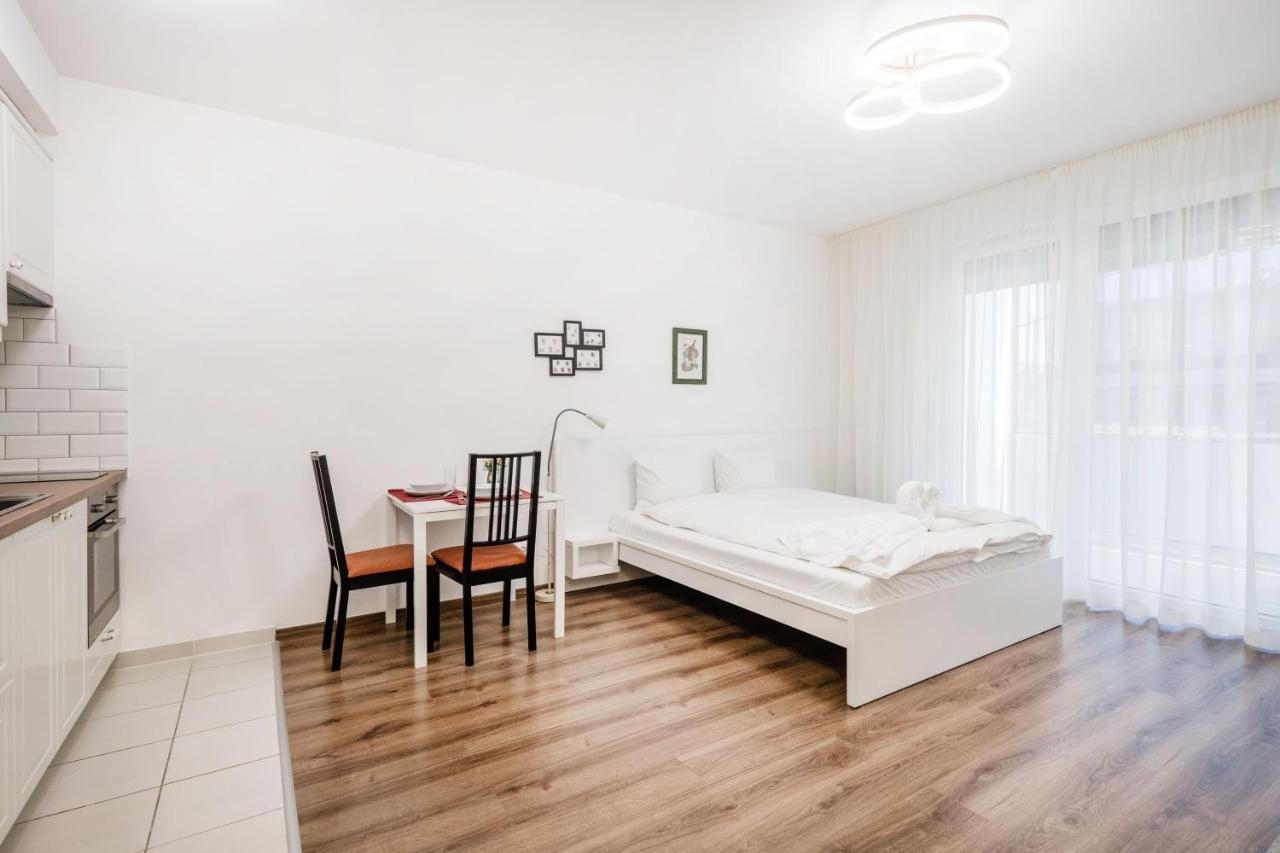 Apartment Balcony Studio 2 / Downtown